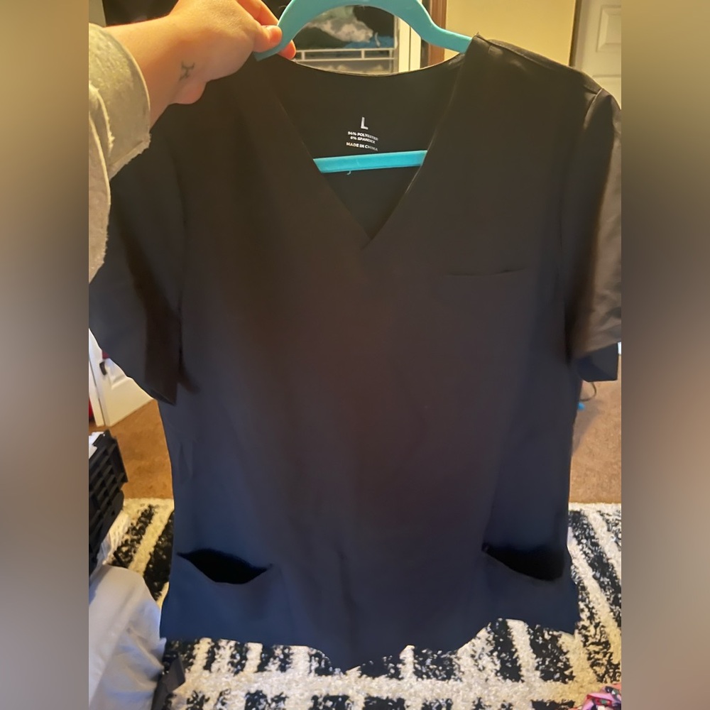 Women’s black V-Neck Scrub top